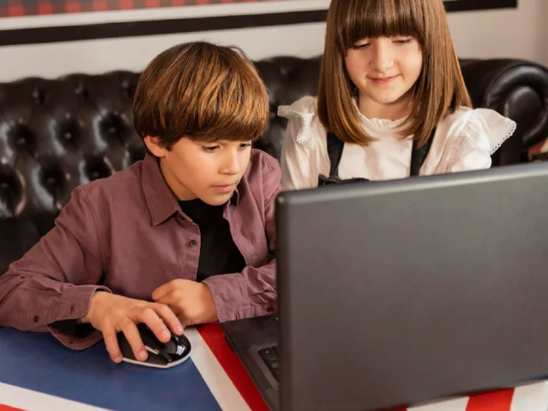 Importancia del inglés en los niños Niños aprendiendo inglés