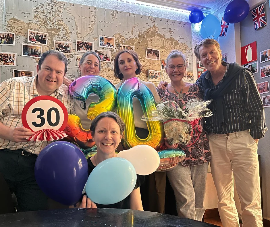 Celebrando el aniversario de Speak School, academia de inglés en Oviedo
